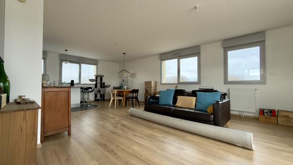 Appartement type 5 en duplex - terrasse et stationnements