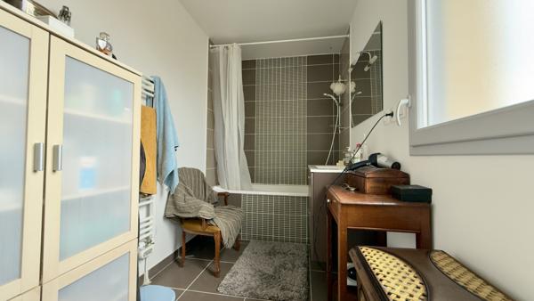 Appartement type 5 en duplex - terrasse et stationnements