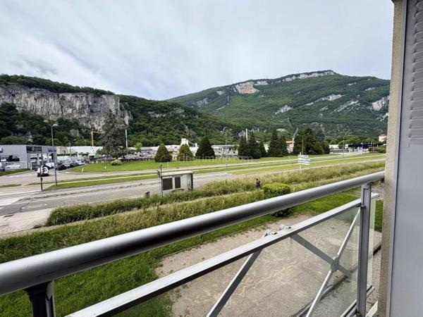 Vente                                                      Appartement
                        
                     4 pièces                      60 m2                     à Fontaine