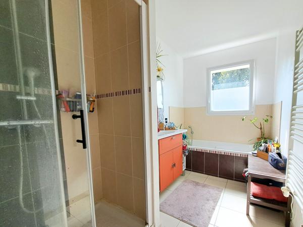 Maison
         4 pièces
        - 94 m² Exclusivité 285 000 € *