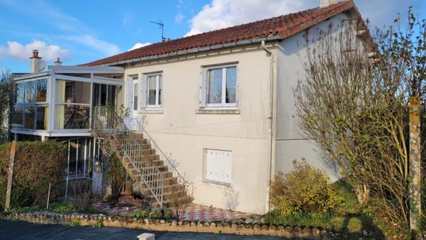 Maison de 85m² habitable dont 3 chambres, à Bressuire, proche du centre ville