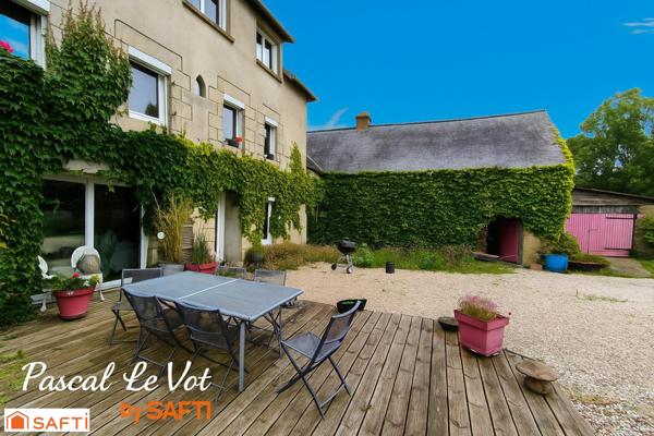 Maison spacieuse en pierre dans une rue en sans issue