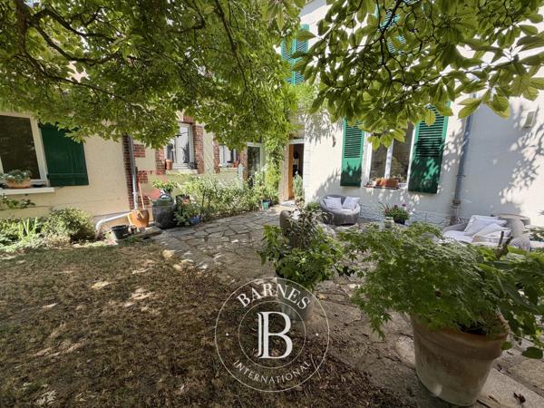 Bourges, Maison de ville 4 Chambres -  223 m² à vendre