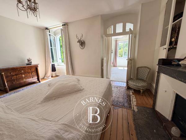 Bourges, Maison de ville 4 Chambres -  223 m² à vendre