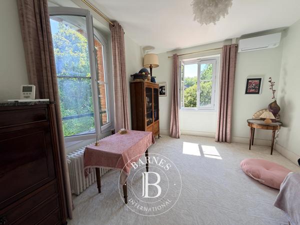 Bourges, Maison de ville 4 Chambres -  223 m² à vendre