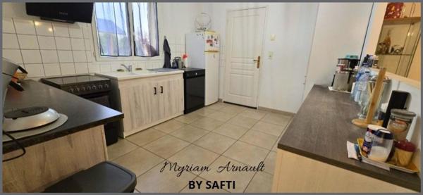 Maison Plain-Pied de 2009 3 Chambres Garage Jardin