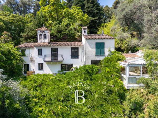Menton, Maison  743 m² à vendre