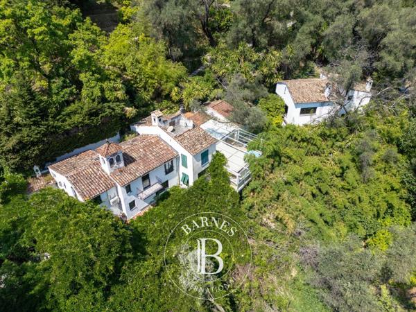 Menton, Maison  743 m² à vendre