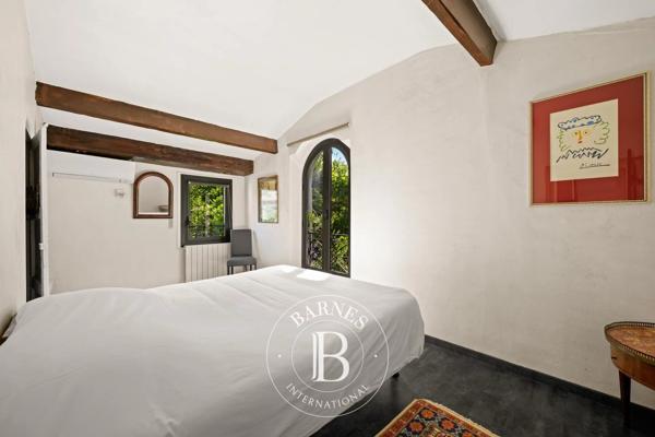 Menton, Maison  743 m² à vendre