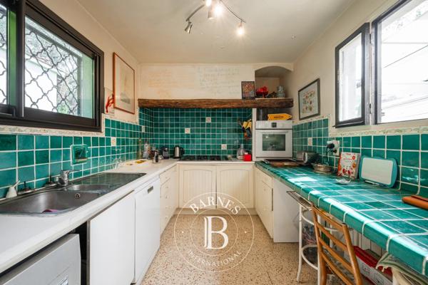 Menton, Maison  743 m² à vendre