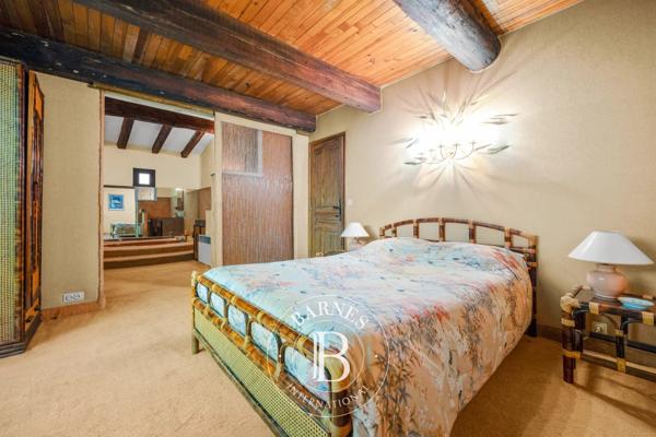 Menton, Maison  743 m² à vendre