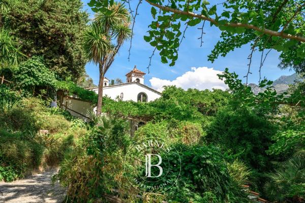 Menton, Maison  743 m² à vendre