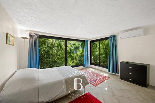 Menton, Maison  743 m² à vendre