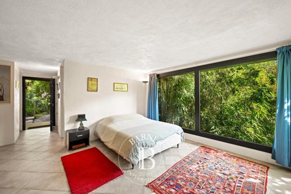 Menton, Maison  743 m² à vendre