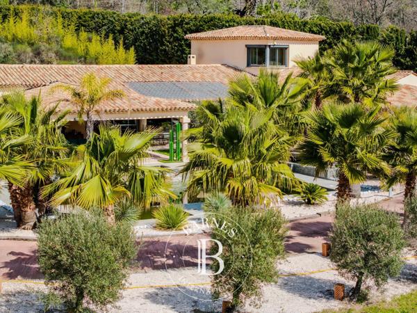 Lorgues, Propriété 6 Chambres -  320 m² à vendre