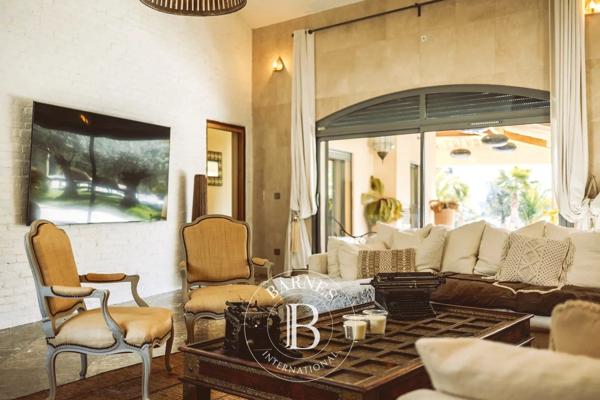 Lorgues, Propriété 6 Chambres -  320 m² à vendre