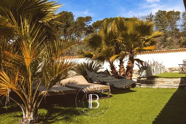 Lorgues, Propriété 6 Chambres -  320 m² à vendre