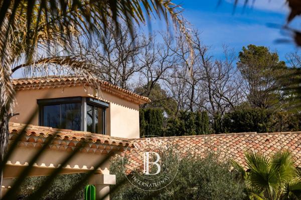 Lorgues, Propriété 6 Chambres -  320 m² à vendre