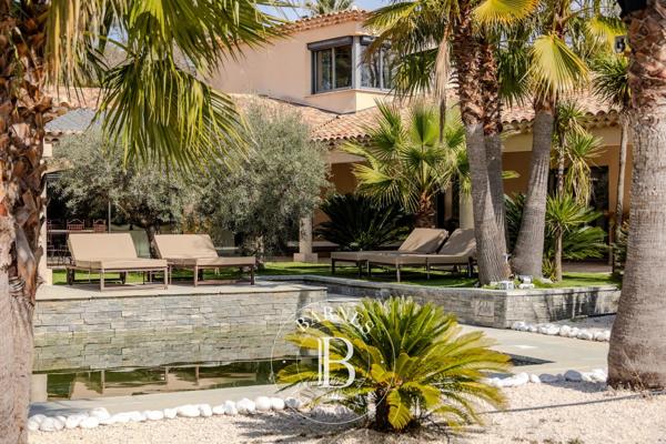 Lorgues, Propriété 6 Chambres -  320 m² à vendre