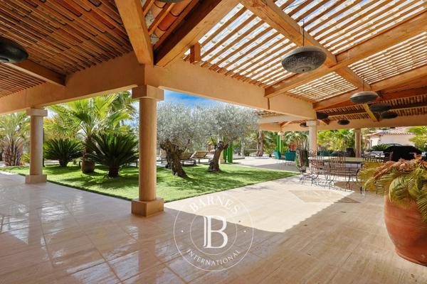 Lorgues, Propriété 6 Chambres -  320 m² à vendre