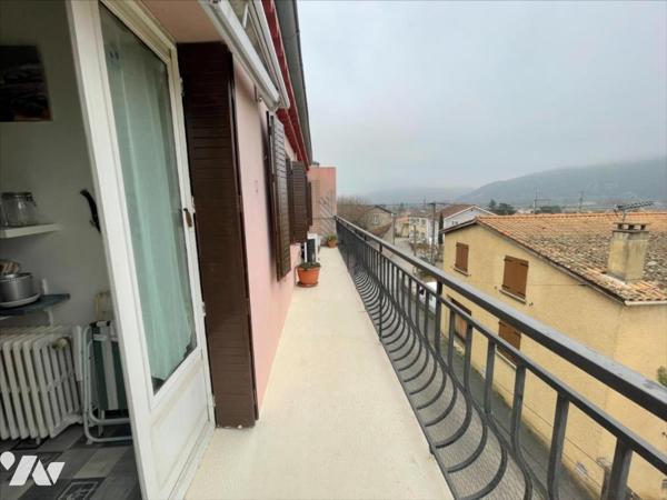 Appartement de type 2 au dernier étage