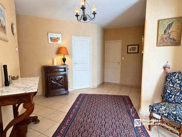 Maison de plain-pied ,170 m², piscine intérieure, parc arboré, garage