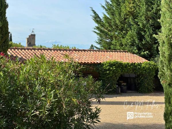 Maison de plain-pied ,170 m², piscine intérieure, parc arboré, garage