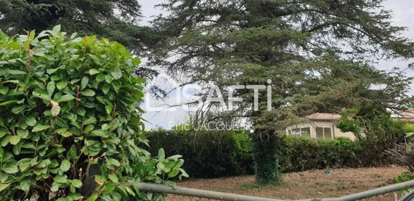 Terrain à bâtir viabilisé et clôturé de 700 m²