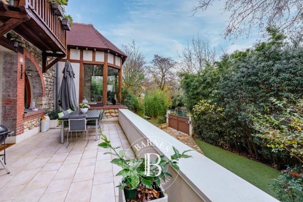 Créteil, Maison 4 Chambres -  262 m² à vendre