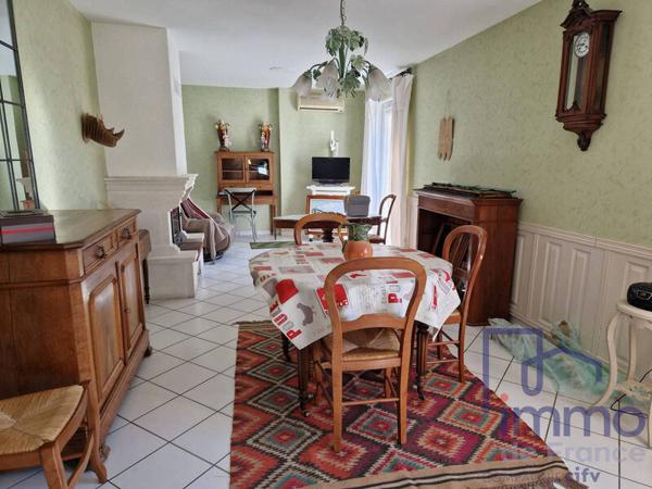 Maison 8 pièces                                        - 42340 Veauche Réf : 1022-CIFVFOREZVELAY