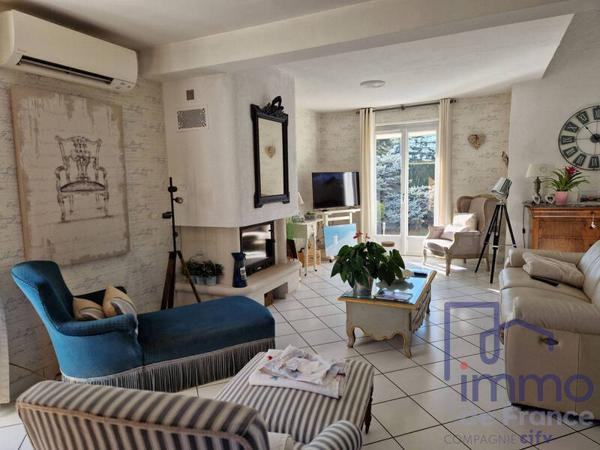 Maison 8 pièces                                        - 42340 Veauche Réf : 1022-CIFVFOREZVELAY