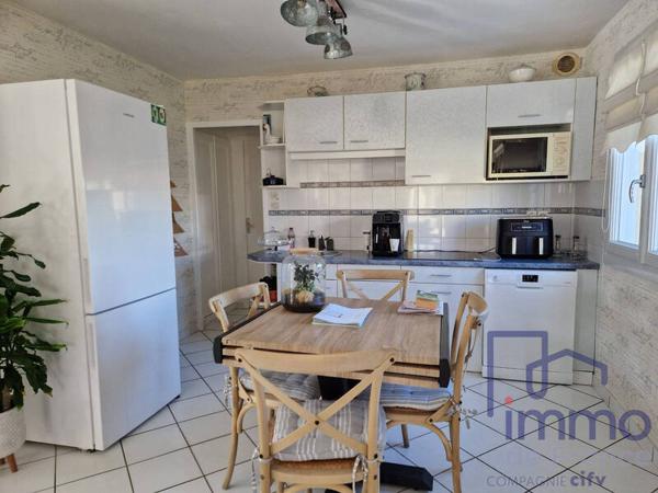Maison 8 pièces                                        - 42340 Veauche Réf : 1022-CIFVFOREZVELAY