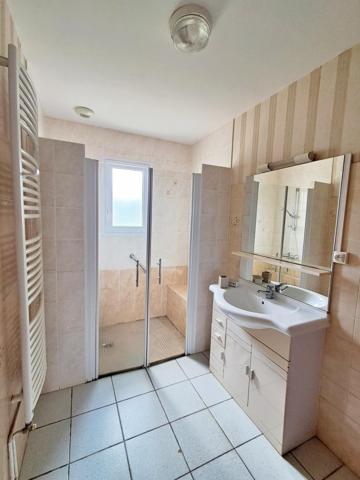 Maison de plain?pied - 2 chambres - terrain 1000m²
