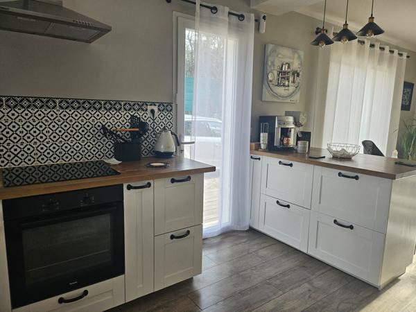 Mornas (84550) Mornas les pins, T5 grand confort avec Jardin clos