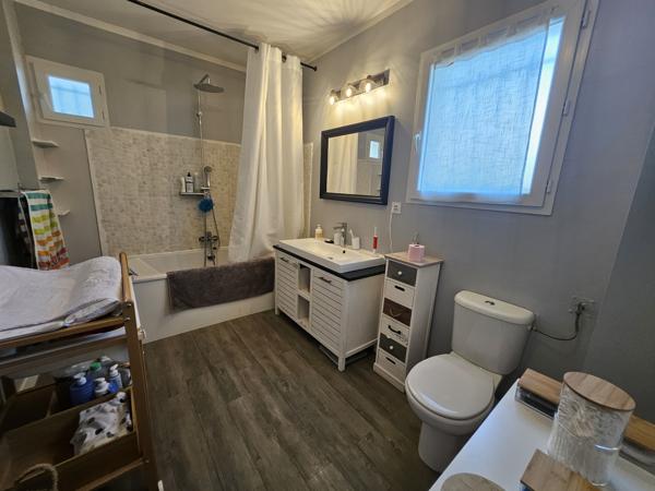 Mornas (84550) Mornas les pins, T5 grand confort avec Jardin clos