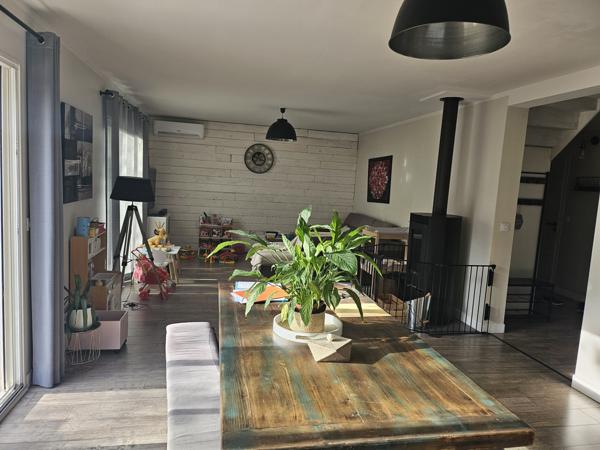 Mornas (84550) Mornas les pins, T5 grand confort avec Jardin clos