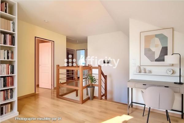 Maison
         7 pièces
        - 135 m² 384 700 € *