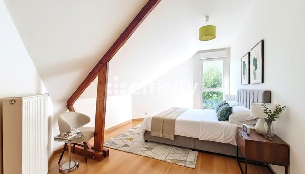 Maison
         7 pièces
        - 135 m² 384 700 € *