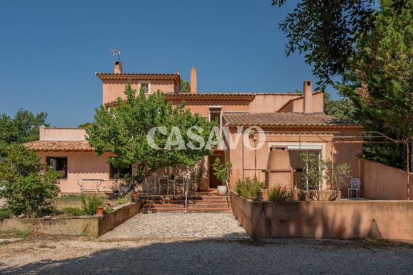 Vente Maison 8 pièces de 236m² - 13760 Saint-Cannat