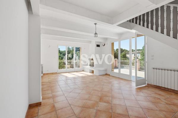 Vente Maison 8 pièces de 236m² - 13760 Saint-Cannat