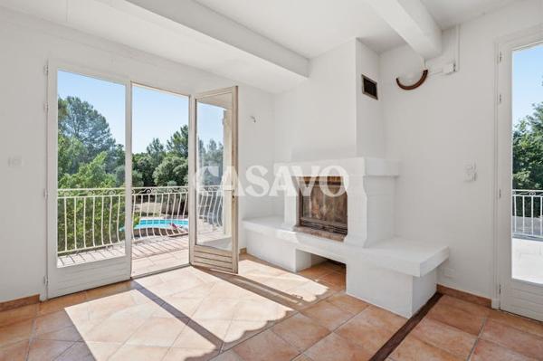 Vente Maison 8 pièces de 236m² - 13760 Saint-Cannat