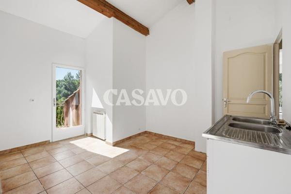 Vente Maison 8 pièces de 236m² - 13760 Saint-Cannat