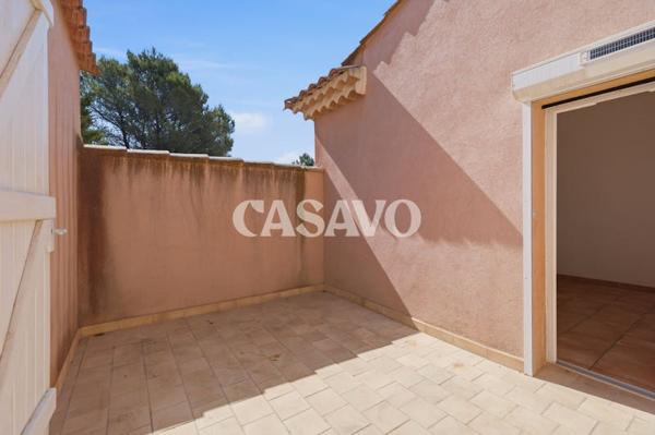 Vente Maison 8 pièces de 236m² - 13760 Saint-Cannat