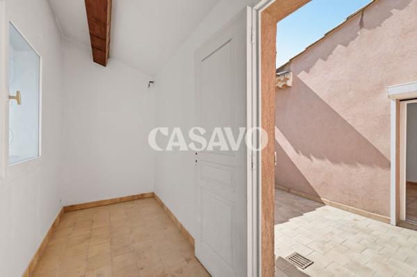 Vente Maison 8 pièces de 236m² - 13760 Saint-Cannat