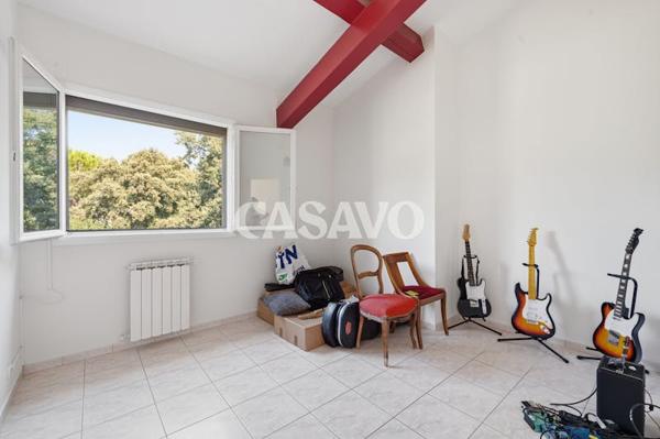 Vente Maison 8 pièces de 236m² - 13760 Saint-Cannat