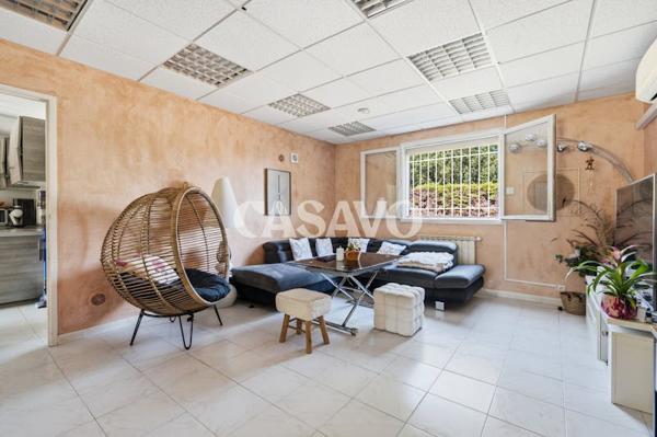 Vente Maison 8 pièces de 236m² - 13760 Saint-Cannat