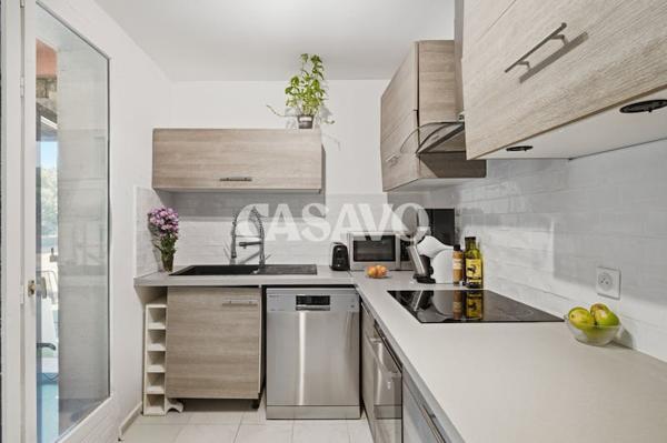 Vente Maison 8 pièces de 236m² - 13760 Saint-Cannat