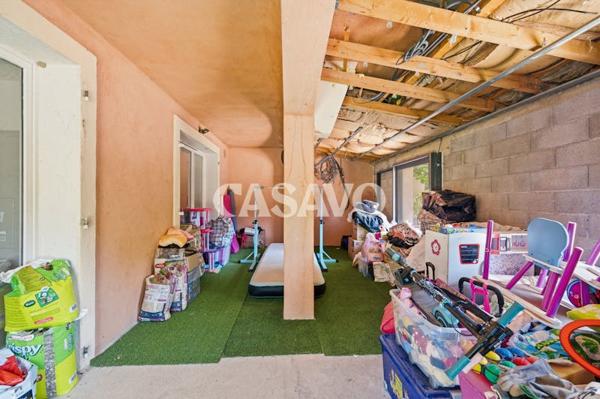 Vente Maison 8 pièces de 236m² - 13760 Saint-Cannat