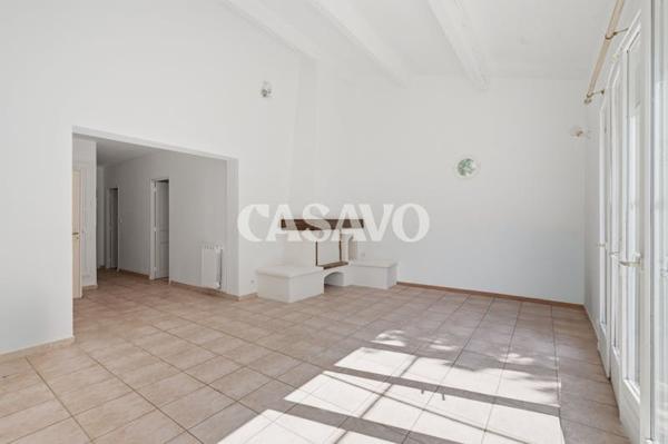 Vente Maison 8 pièces de 236m² - 13760 Saint-Cannat