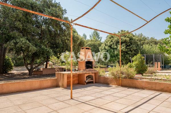 Vente Maison 8 pièces de 236m² - 13760 Saint-Cannat